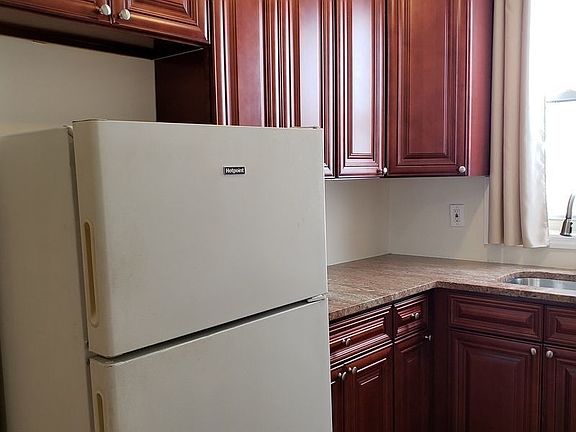 4th image of 3615 37th St #2