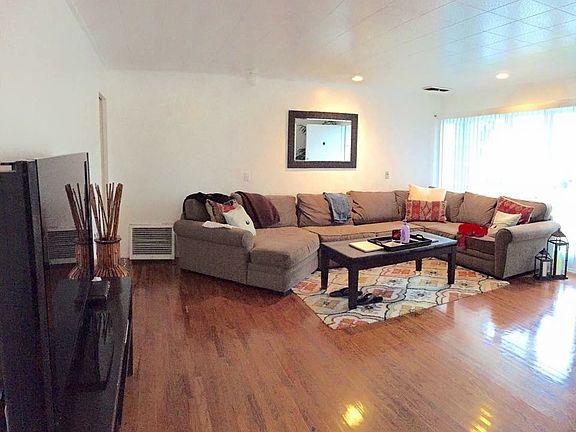 2nd image of 4117 Tennyson St