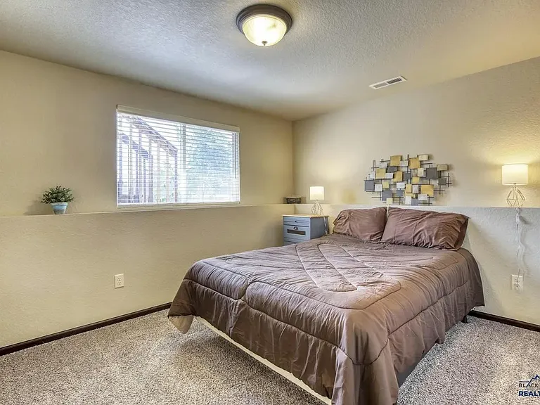 2915 Hutt Ct — Photo 12