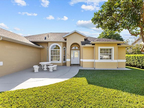 2nd image of 2314 SE Master Avenue