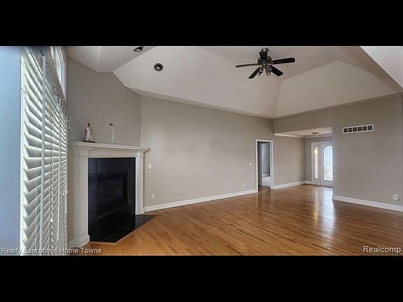 2nd image of 51042 Indian Pointe Dr