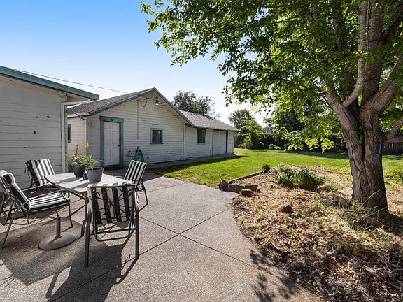 2nd image of 520 Corona Road