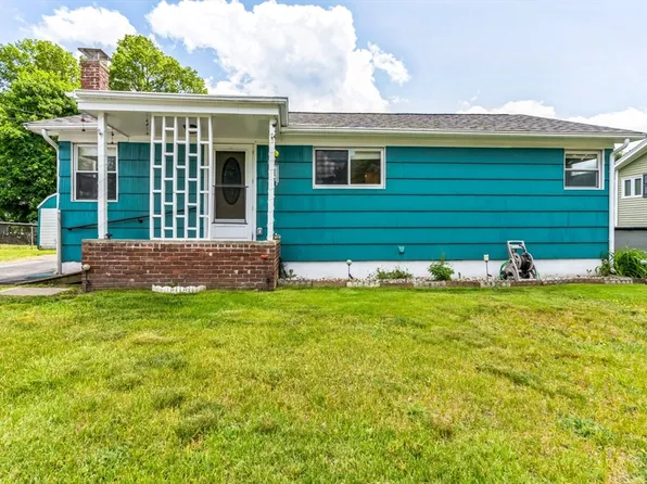 58 Carroll Pkwy, Lowell, MA 01851