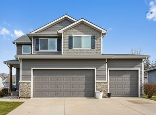 9019 Cody Dr, West Des Moines, IA 50266