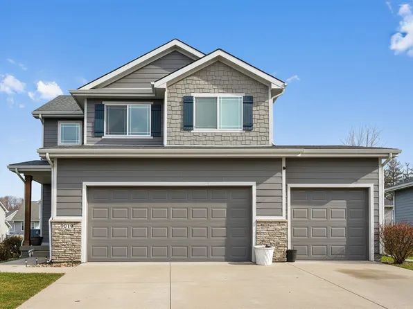 9019 Cody Dr, West Des Moines, IA 50266