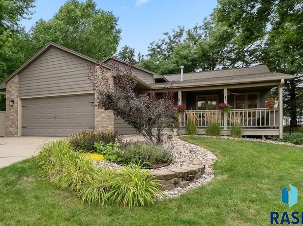 3400 E Bahnson Cir, Sioux Falls, SD 57103