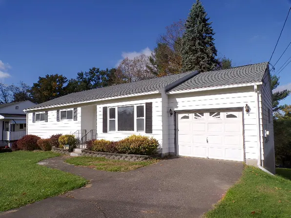 4613 Radcliffe Blvd, Vestal, NY 13850