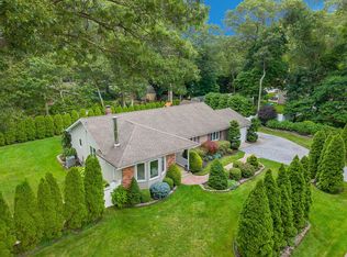 55 Patchogue Dr, Rocky Point, NY 11778