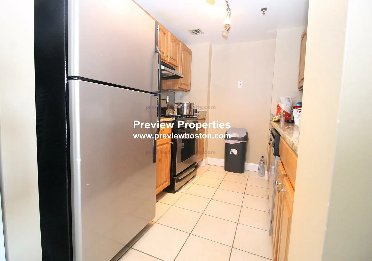 2 bed, 1.0 bath, 787 sqft, $3,600 — Photo 2