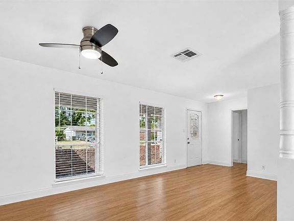 3rd image of 6717 Sharpcrest St