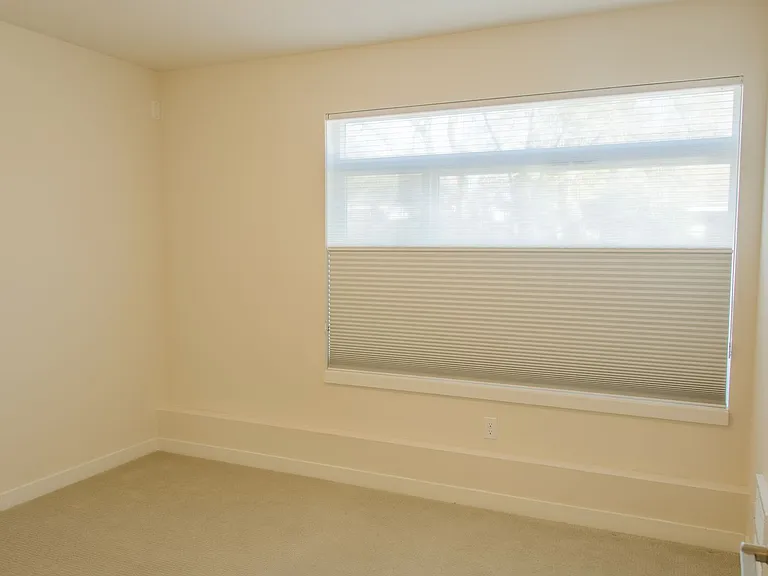 10363 Ashworth Ave N — Photo 23