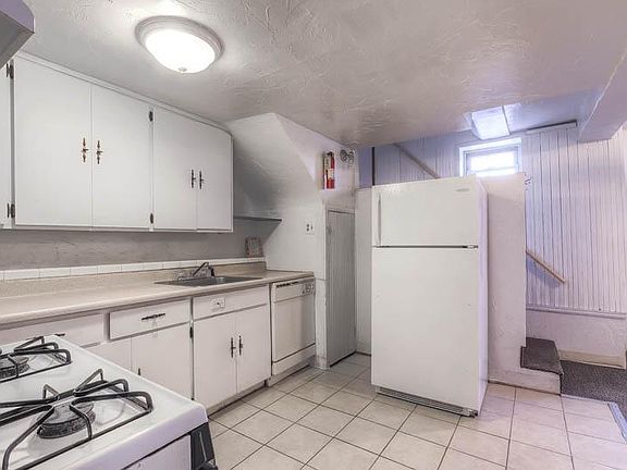 4th image of 1453 Race St #A