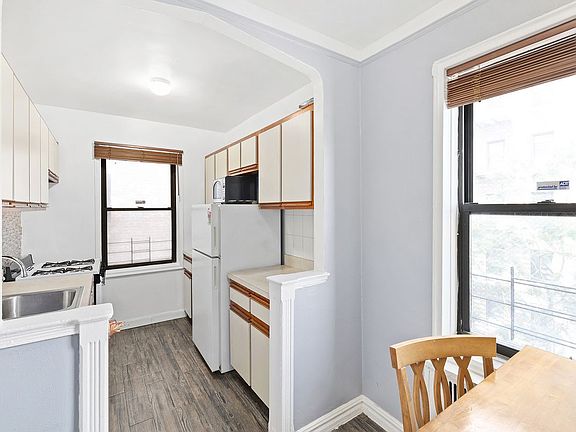 4th image of 135 Hawthorne St APT 3C