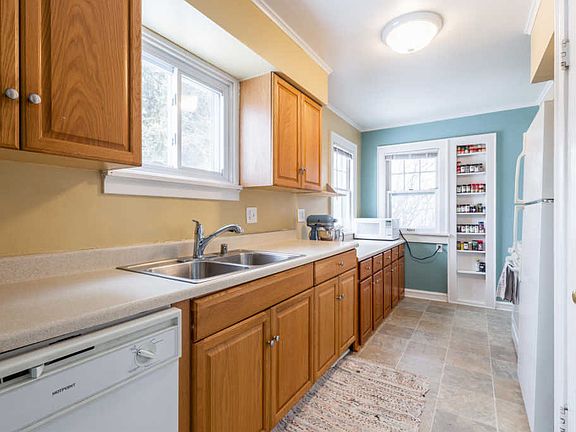 3rd image of 4477 N Woodburn St #4478