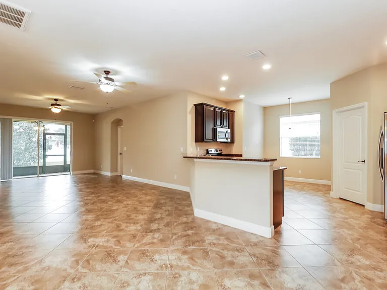 12307 Cricklewood Dr — Photo 3