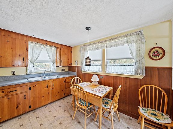 5th image of 62 W Lake Dr