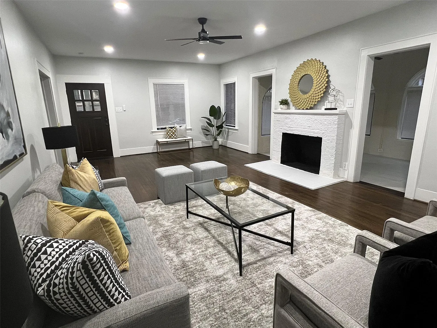 3 bed, 3.5 bath, 2788 sqft, $4,800 — Photo 2
