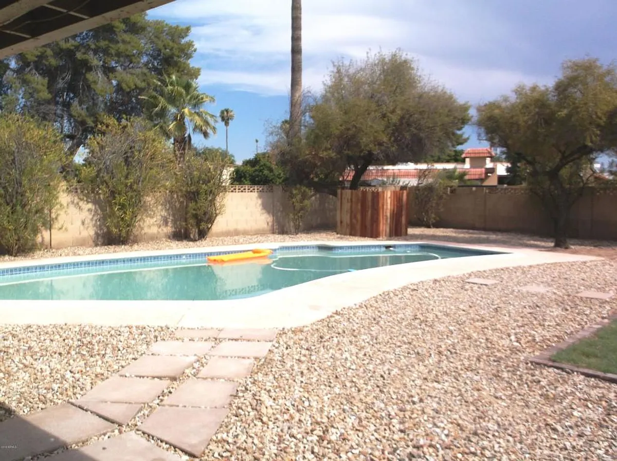 Building Photo - 1855 E Loma Vista Dr