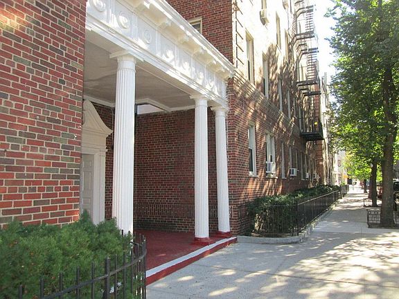 3rd image of 4115 45th St APT 5K