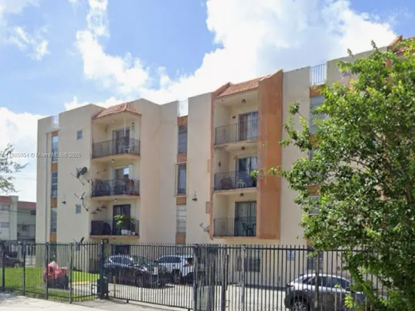 1051 SW 1st St APT 303, Miami, FL 33130