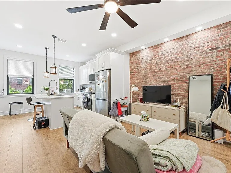155 Grand St #2 — Photo 4
