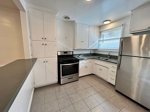 5th image of 431 S Berendo St #439-202