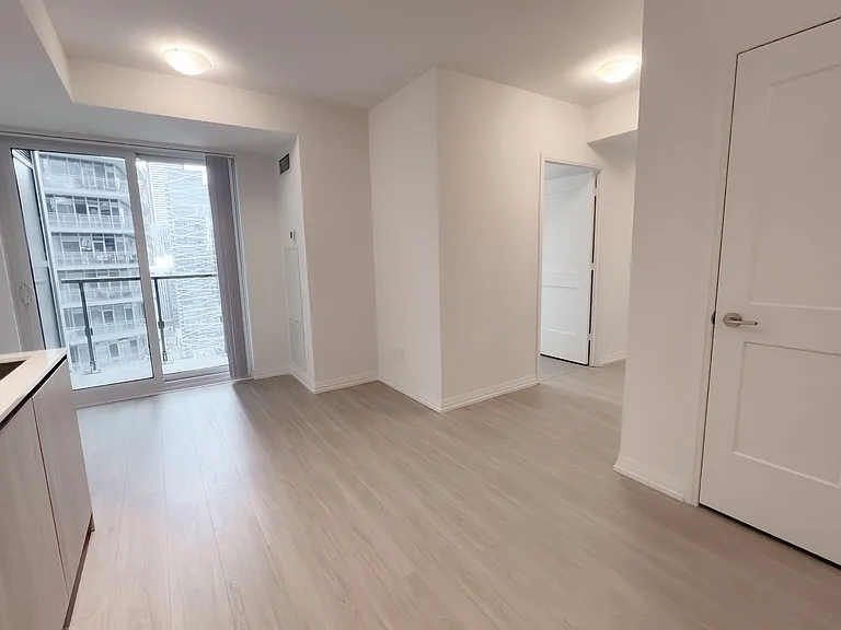 8 Widmer St #3309 — Photo 4