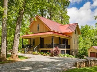 35 Old Saluda Dr, Saluda, NC 28773