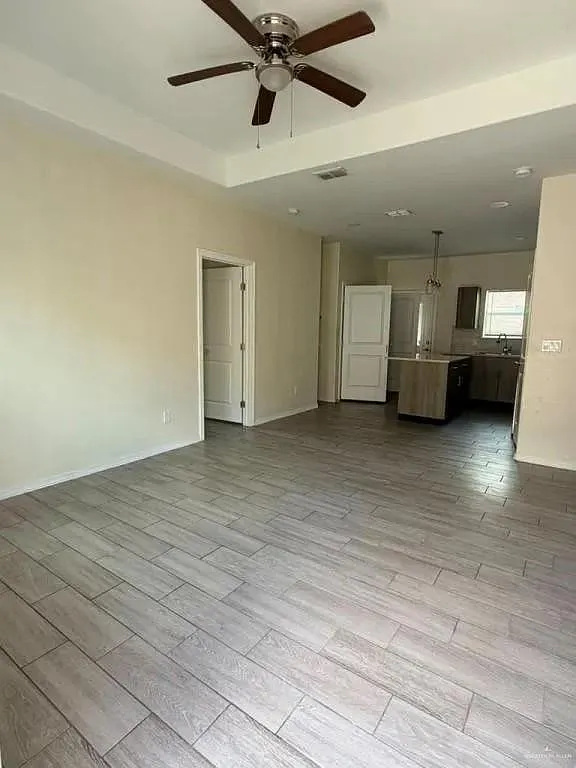 3 bed, 2.0 bath, 1066 sqft, $1,150 — Photo 2