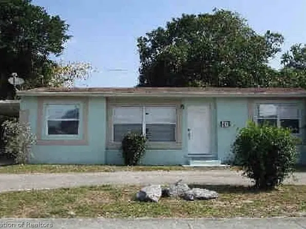 908 W 1st St, Riviera Beach, FL 33404