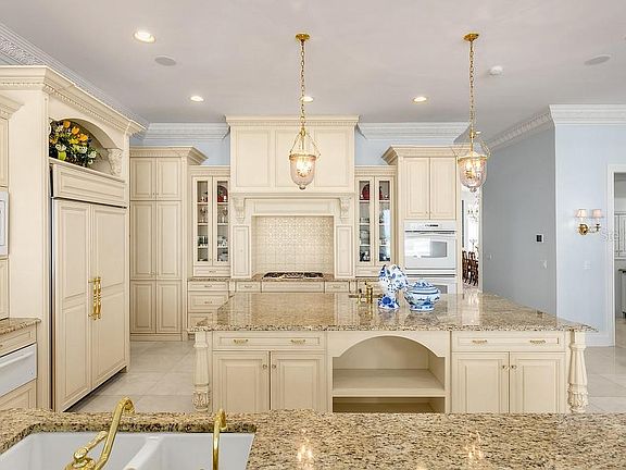 4th image of 535 Ocean Shore Blvd