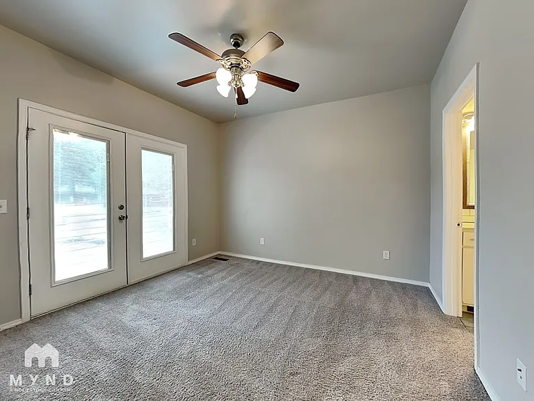 138 E Sycamore St #138 — Photo 16