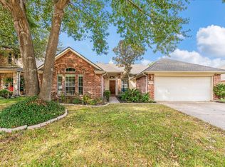 8831 Gaslight Village Dr, Houston, TX 77095