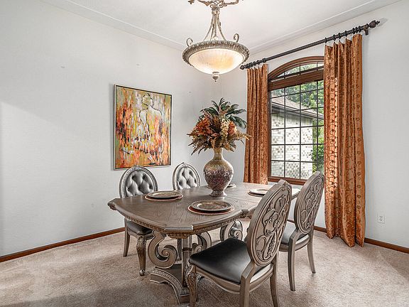 5th image of 52 E Acacia Blvd