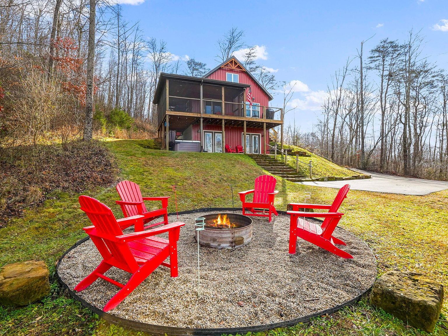 A*I様 House on the Hill Checker 13480 Big Cola Rd, Rockbridge, OH 43149 | Zillow