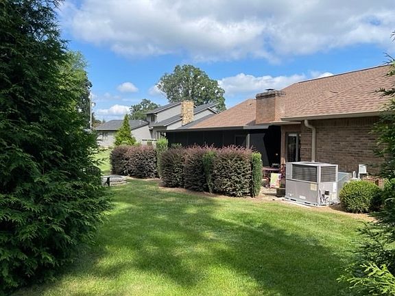 4th image of 1349 Beechview Dr