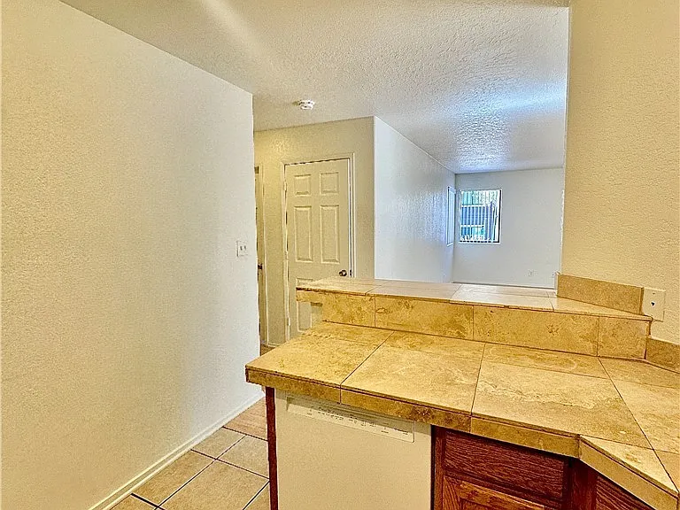 5042 Rainbow Blvd #106 — Photo 8