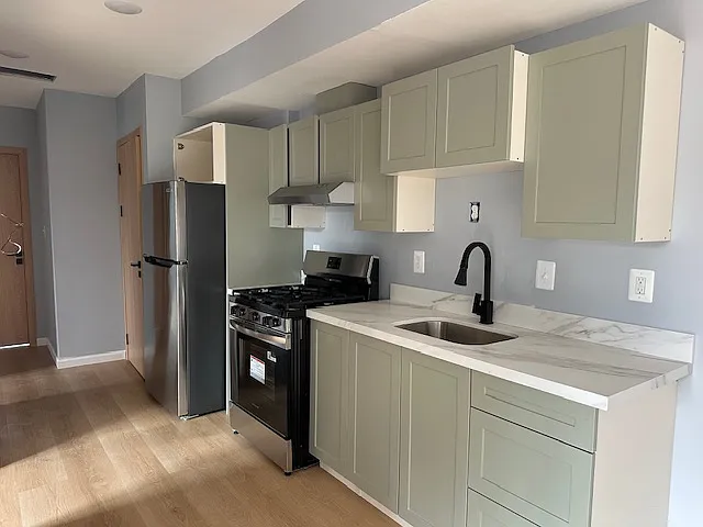 Building Photo - 4936 Nash St NE #12