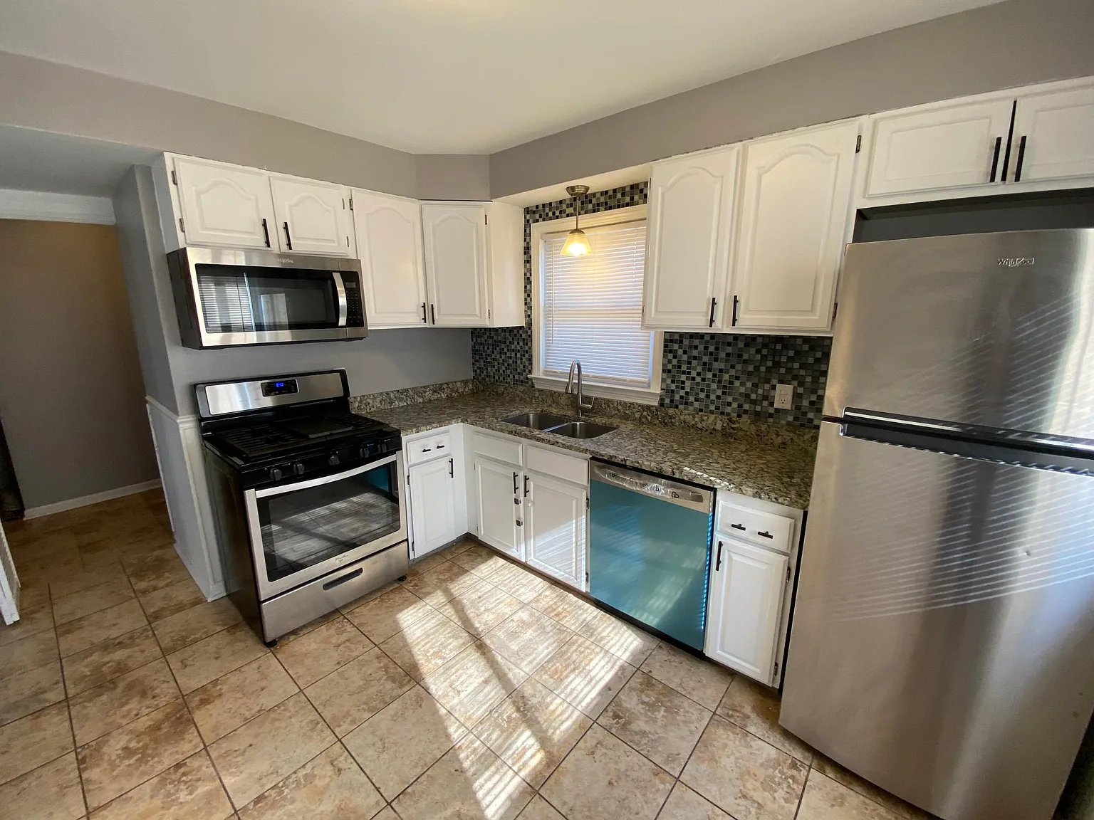 3140 W Whipple Dr photo 1
