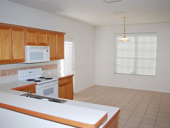 2nd image of 10416 Lake Brook Dr
