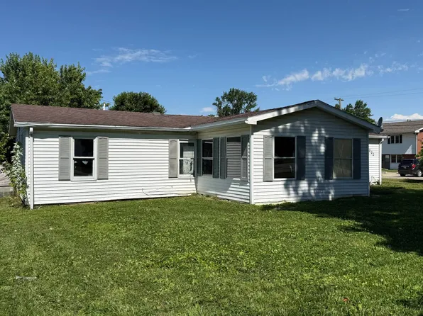 802 S 3rd St, Marshall, IL 62441