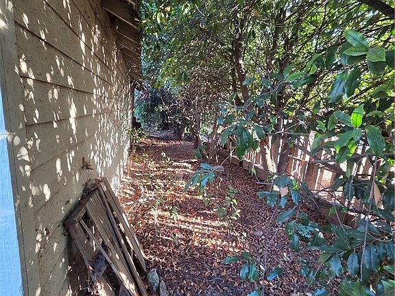 3rd image of 24011 Bray Ave