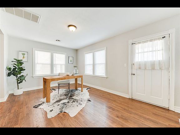 3rd image of 1116 NE 19th St