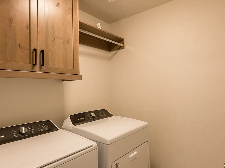 206 NE 3rd St #1 — Photo 3