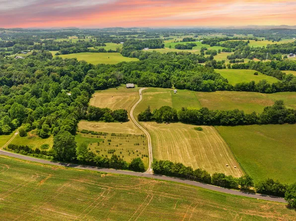 1717 Halltown Rd, Canmer, KY 42722