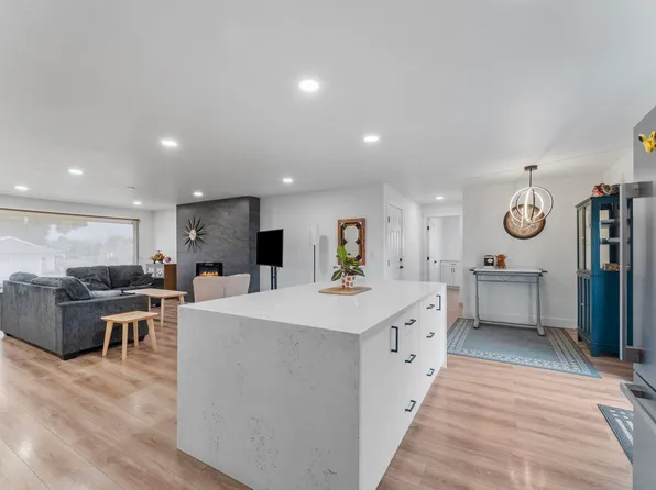 10013 W Argent Rd, Pasco, WA 99301