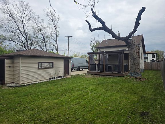 2nd image of 9804 Linn Ave