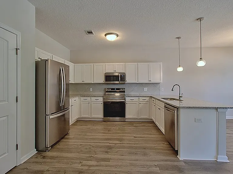 183 W West Winn Ave — Photo 15