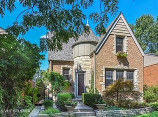 7904 Kilbourn Ave, Skokie, IL 60076