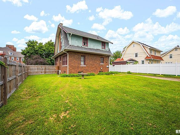21st image of 106 E Briarwood Ct